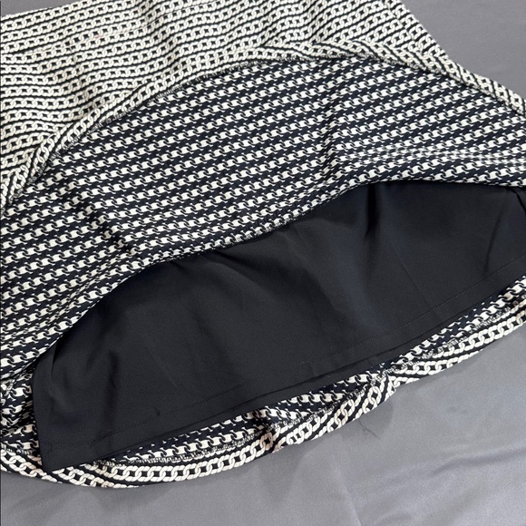 BANANA REPUBLIC Black & White Mini Skirt Size 2 Petite - Picture 11 of 12